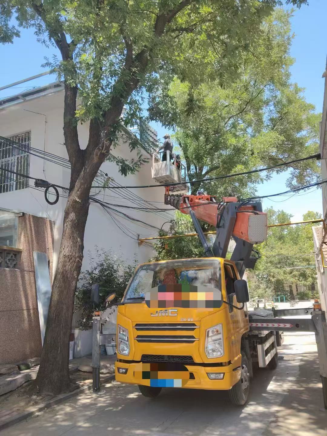 正安县高空作业车能吊装重物吗？最大承载多少公斤？