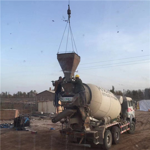 正安县“精准瞄准”—— 吊车的 “定位导航” 技术